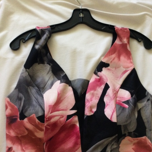 Dress NWT Size small. - Picture 4 of 4